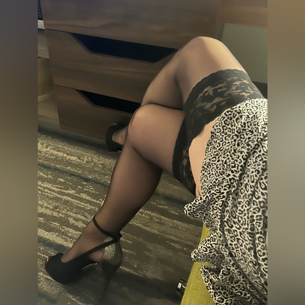 Sexy lace top thigh high stockings